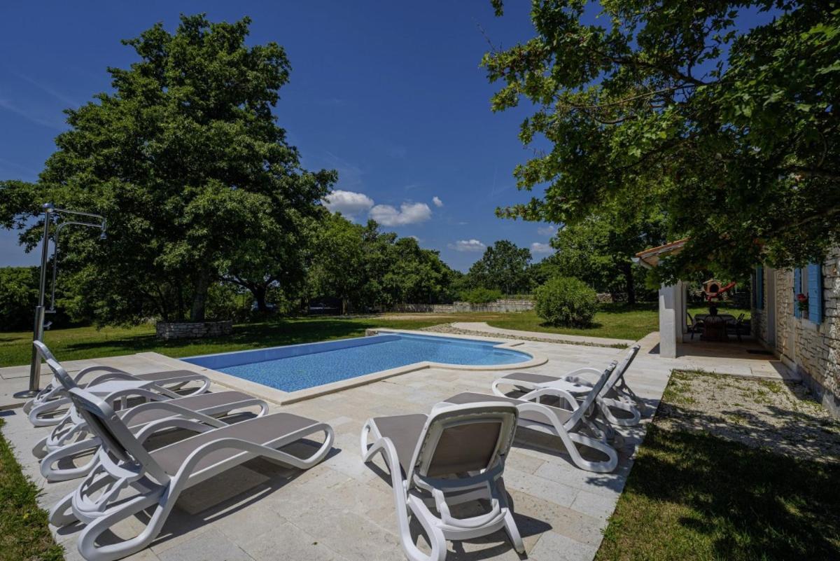 Pićanci in Bibići  Svetvinčenat Exterior foto