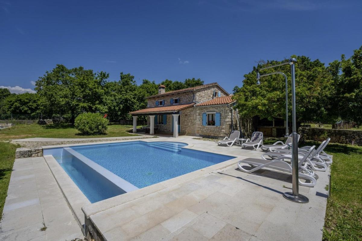Pićanci in Bibići  Svetvinčenat Exterior foto
